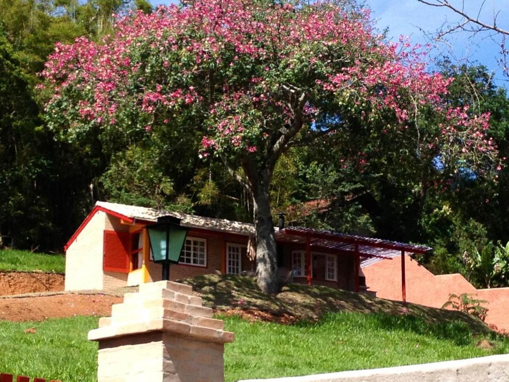 Pousada Chales Da Casa Centenaria Santo Antonio do Pinhal Exterior photo